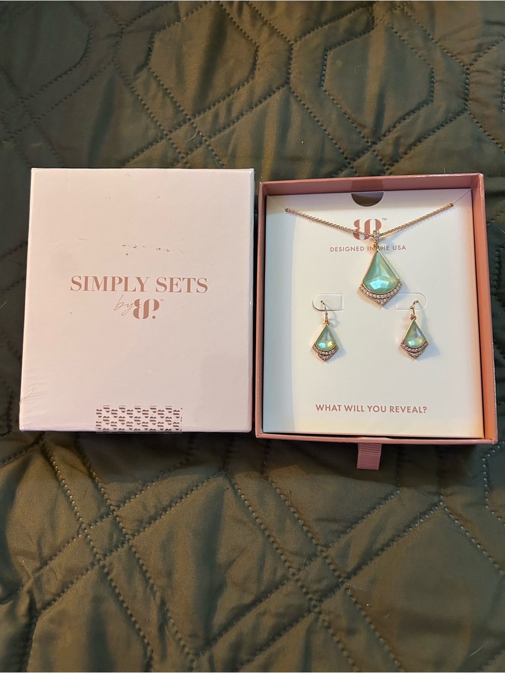Bomb Party - Simply Sets - The Julietta - Genuine Mother of Pearl || NWT